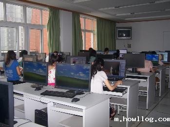 电脑辅助设计实验室一角