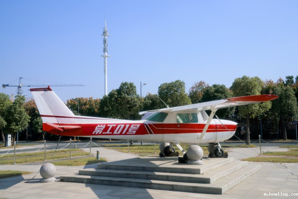 伟德国际1949官网01号飞机